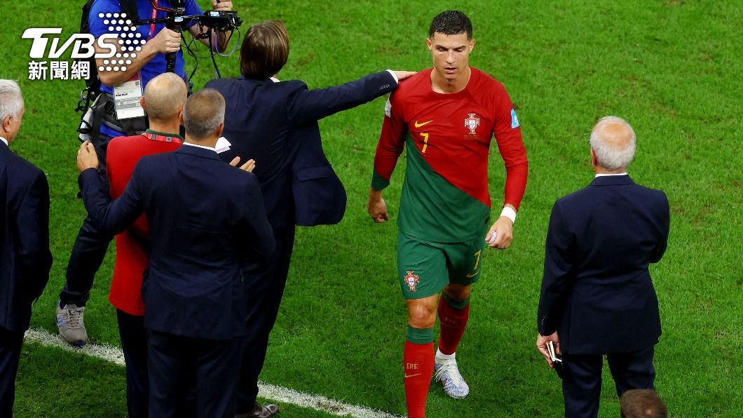 葡萄牙頭號球星「C羅」羅納度（Cristiano Ronaldo）今（7）日賽後獨自黯然離場。.jpg