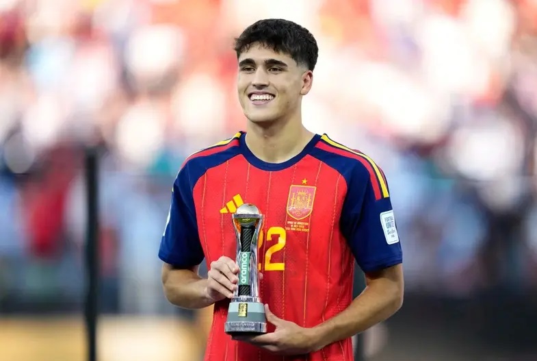 西班牙的庫巴西獲得最佳年輕球員（Best Young Player）。(美聯社).jpg